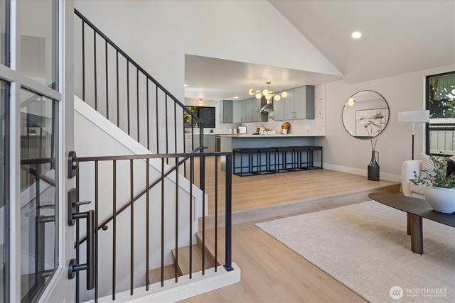 2425 NW Oakcrest Drive, Issaquah, WA 98027