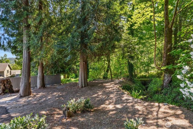 2425 NW Oakcrest Drive, Issaquah, WA 98027
