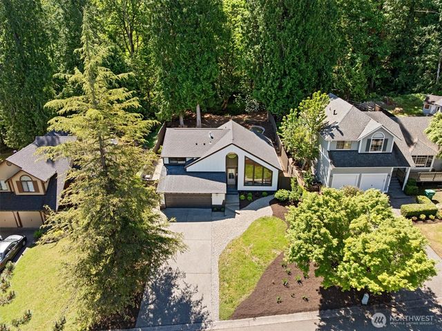 2425 NW Oakcrest Drive, Issaquah, WA 98027