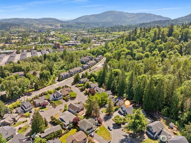 2425 NW Oakcrest Drive, Issaquah, WA 98027