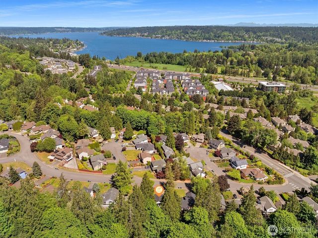 2425 NW Oakcrest Drive, Issaquah, WA 98027