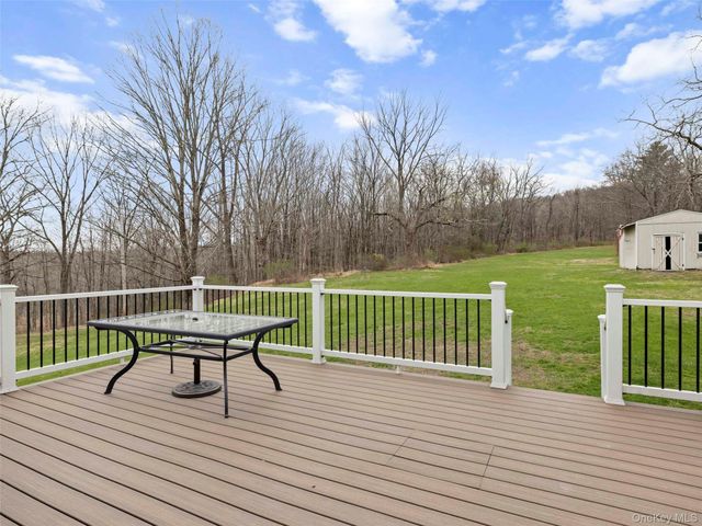 491 Floyd Ackert Road, Esopus, NY 12493