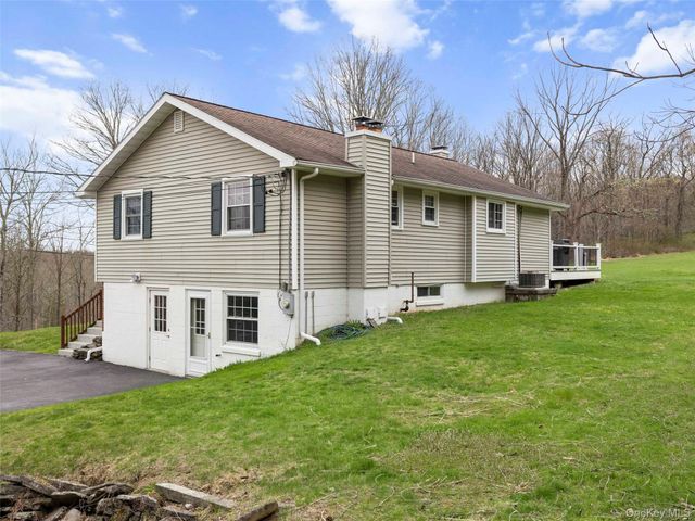 491 Floyd Ackert Road, Esopus, NY 12493