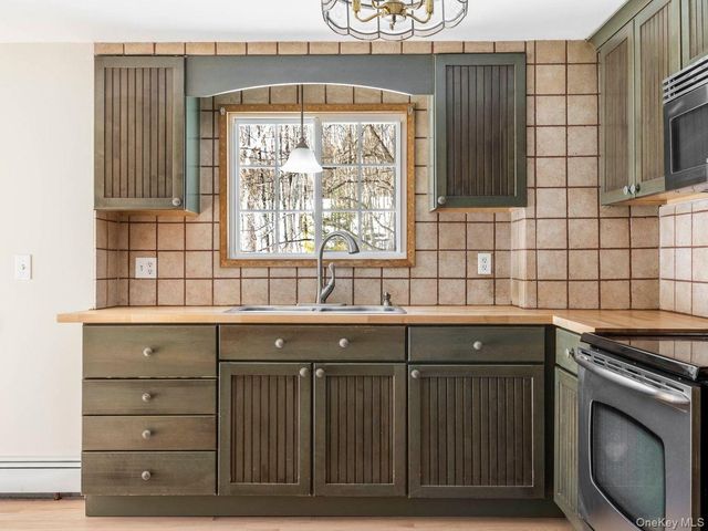 491 Floyd Ackert Road, West Park, NY 12493