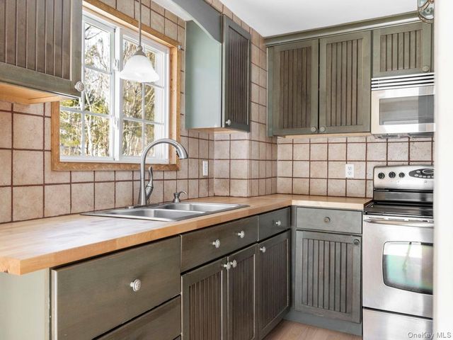 491 Floyd Ackert Road, West Park, NY 12493