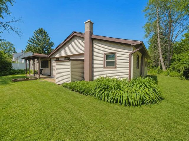 3908 Valley ROAD, Racine, WI 53405
