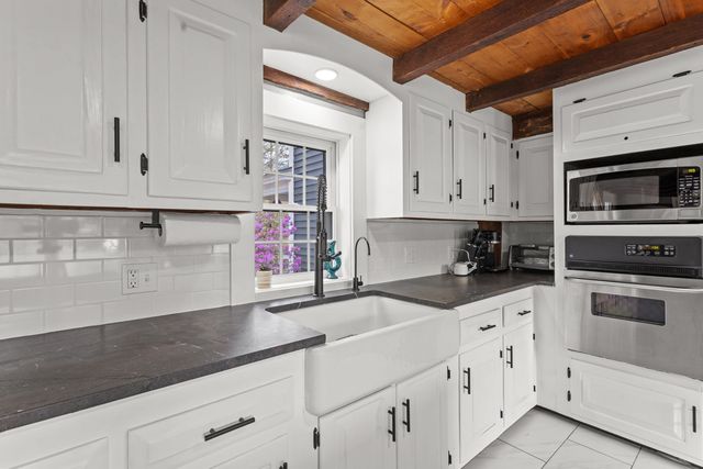1407 South Stark Highway, Weare, NH 03281