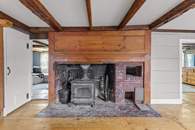 1407 South Stark Highway, Weare, NH 03281