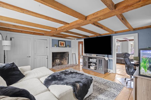 1407 South Stark Highway, Weare, NH 03281