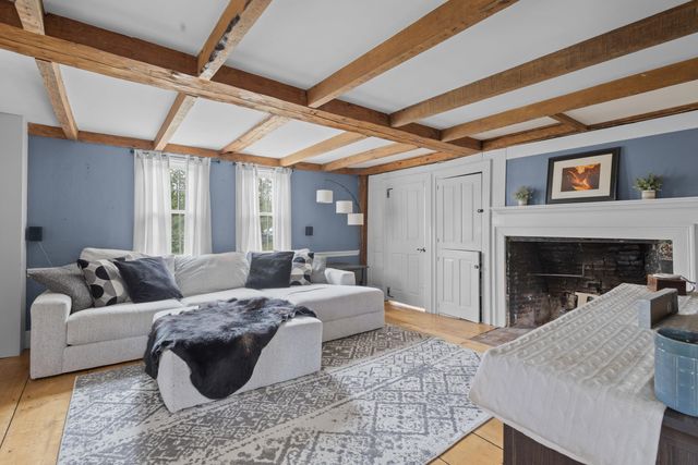 1407 South Stark Highway, Weare, NH 03281