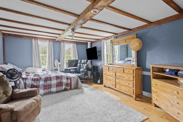 1407 South Stark Highway, Weare, NH 03281
