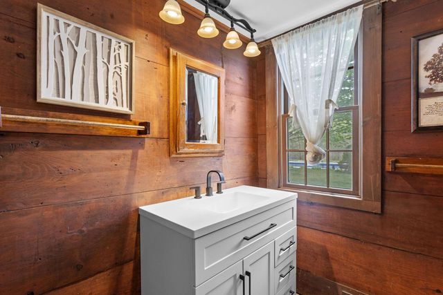 1407 South Stark Highway, Weare, NH 03281