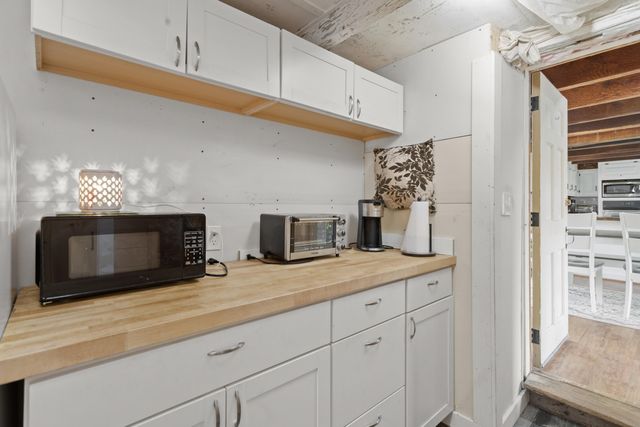 1407 South Stark Highway, Weare, NH 03281