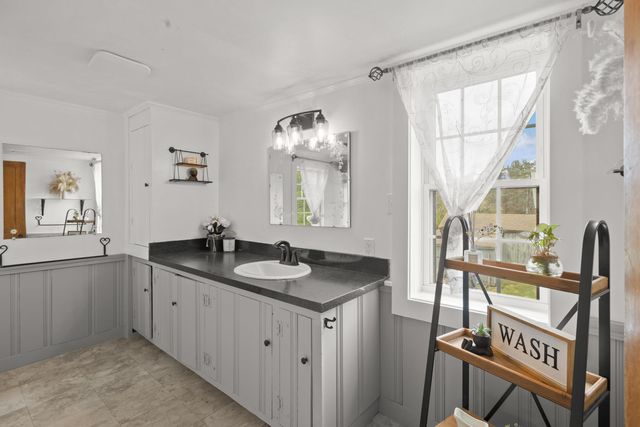 1407 South Stark Highway, Weare, NH 03281