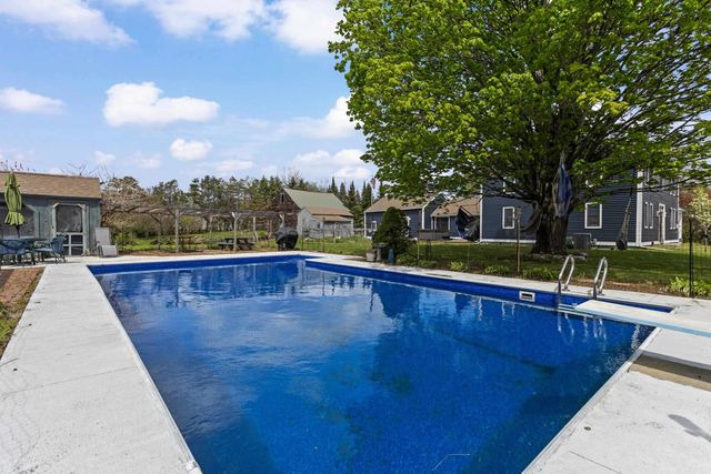 1407 South Stark Highway, Weare, NH 03281