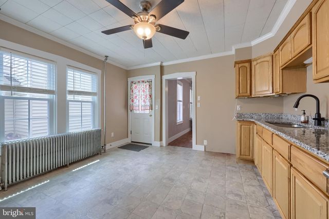 137 N CHARLOTTE ST, Manheim, PA 17545