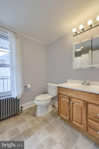137 N CHARLOTTE ST, Manheim, PA 17545