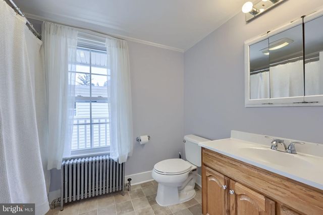 137 N CHARLOTTE ST, Manheim, PA 17545