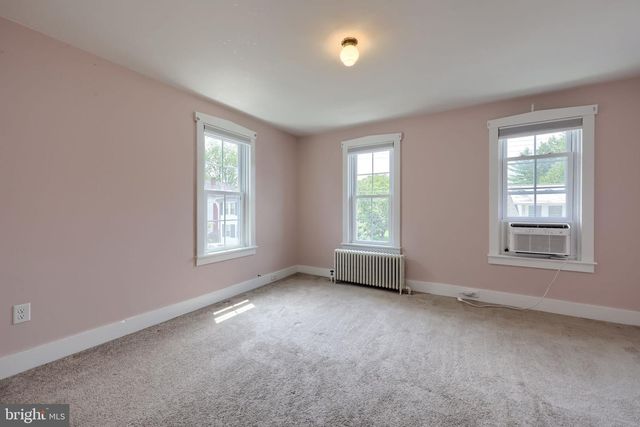 137 N CHARLOTTE ST, Manheim, PA 17545