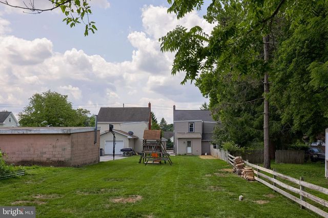 137 N CHARLOTTE ST, Manheim, PA 17545