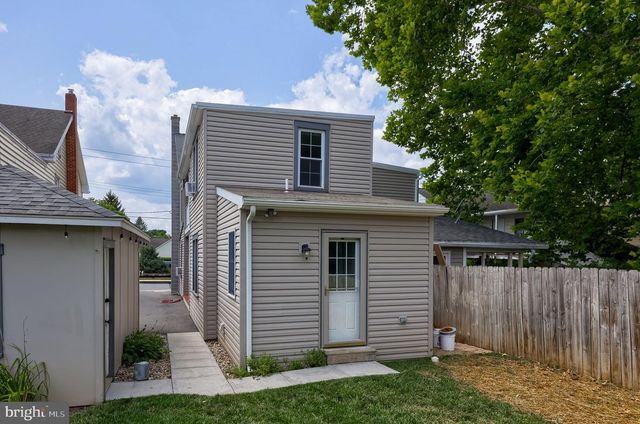 137 N CHARLOTTE ST, Manheim, PA 17545
