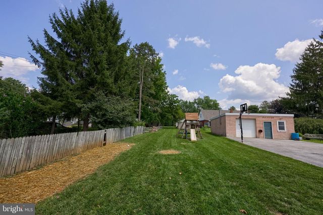 137 N CHARLOTTE ST, Manheim, PA 17545