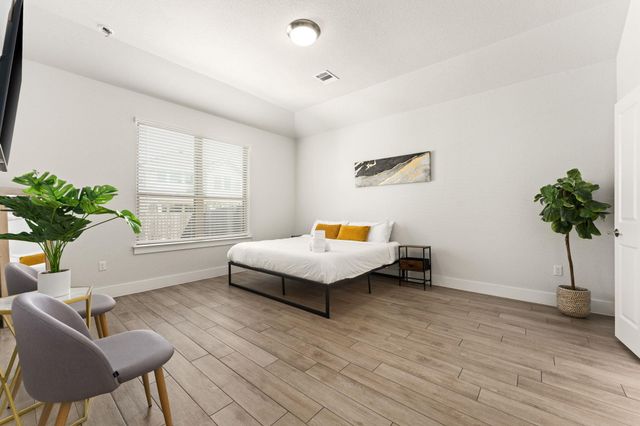 8610 McKamy DR, Austin, TX 78744