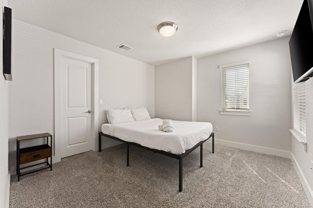 8610 McKamy DR, Austin, TX 78744