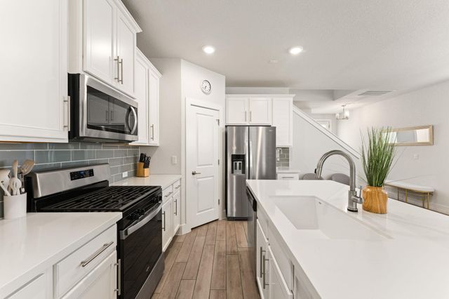 8610 McKamy DR, Austin, TX 78744