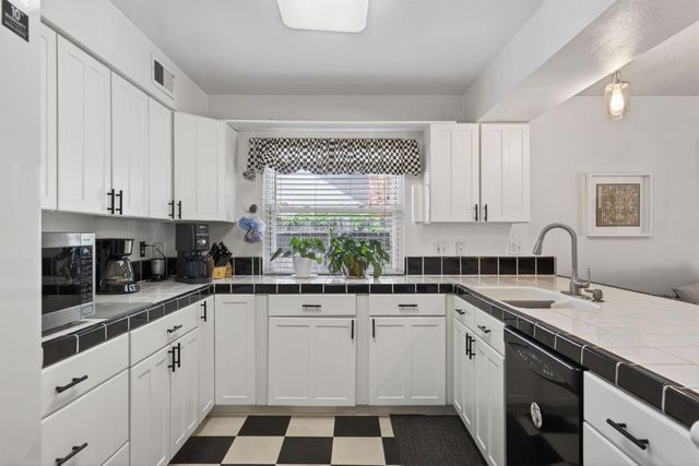 7124 Van Maren Ln, Citrus Heights, CA 95621