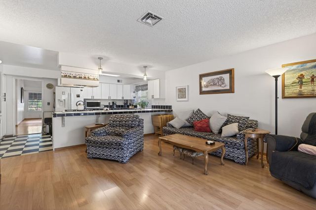 7124 Van Maren Ln, Citrus Heights, CA 95621