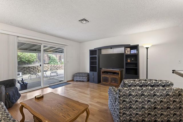 7124 Van Maren Ln, Citrus Heights, CA 95621