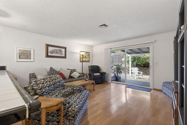 7124 Van Maren Ln, Citrus Heights, CA 95621