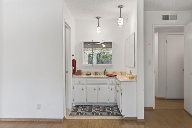 7124 Van Maren Ln, Citrus Heights, CA 95621
