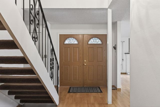 7124 Van Maren Ln, Citrus Heights, CA 95621