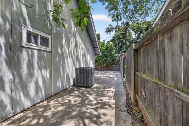 7124 Van Maren Ln, Citrus Heights, CA 95621
