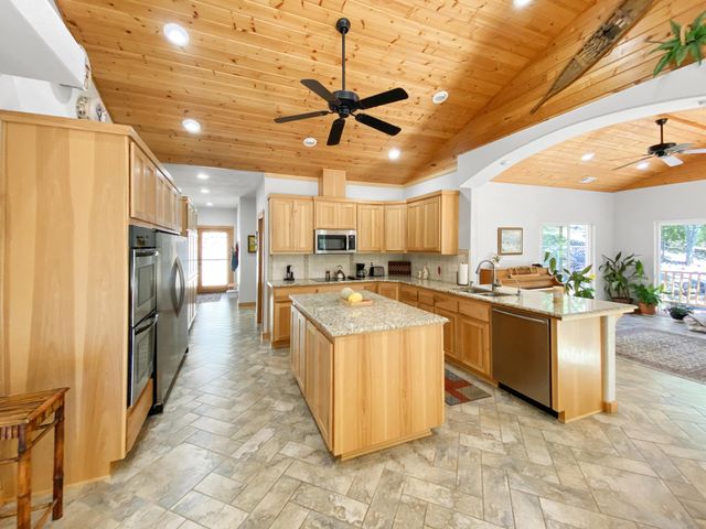 5831 Old Highway 99 S, Ashland, OR 97520