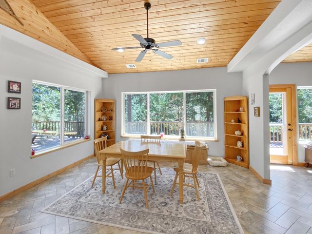 5831 Old Highway 99 S, Ashland, OR 97520