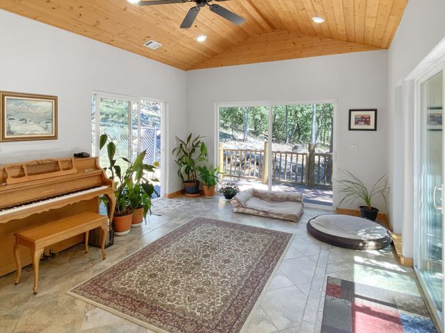 5831 Old Highway 99 S, Ashland, OR 97520