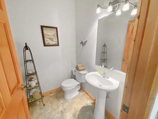 5831 Old Highway 99 S, Ashland, OR 97520