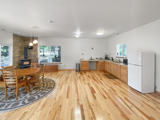 5831 Old Highway 99 S, Ashland, OR 97520