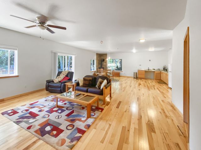 5831 Old Highway 99 S, Ashland, OR 97520