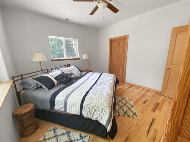 5831 Old Highway 99 S, Ashland, OR 97520
