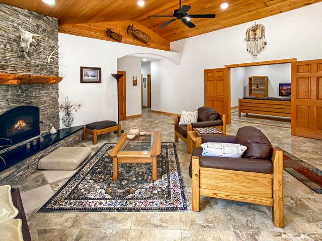 5831 Old Highway 99 S, Ashland, OR 97520