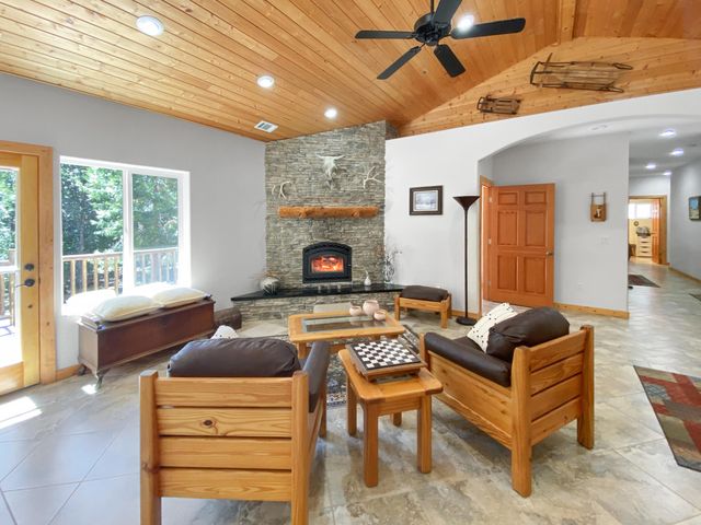 5831 Old Highway 99 S, Ashland, OR 97520