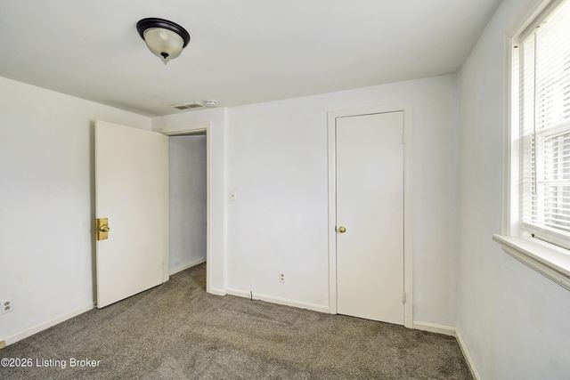 10103 Caldwell Dr, Jeffersontown, KY 40299