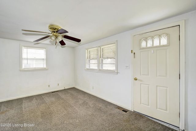 10103 Caldwell Dr, Jeffersontown, KY 40299