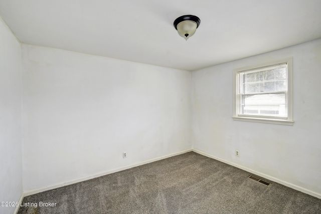 10103 Caldwell Dr, Jeffersontown, KY 40299