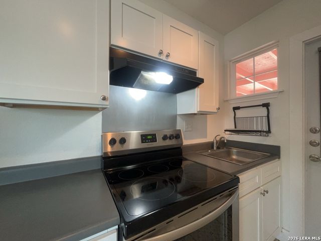 1020 W French Pl Apt 4, San Antonio, TX 78212