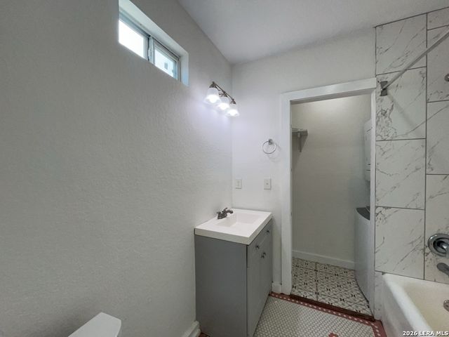 1020 W French Pl Apt 4, San Antonio, TX 78212